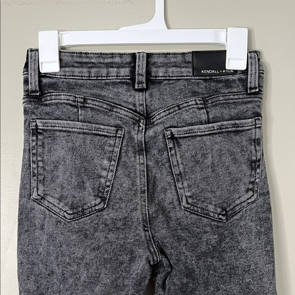 Kendall + Kylie The Icon High Rise Straight Black Denim Jeans 1/25 gray/black - Picture 4 of 7
